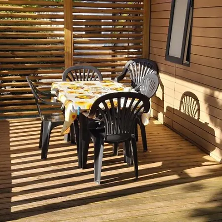 Mobilhome 6 Personnes Climatisation, Tv, Lave-vaisselle, 2 Salle De Bain, 3 Au Les Vignes A Dans Les Landes Avec Piscine, Lit-et-Mixe