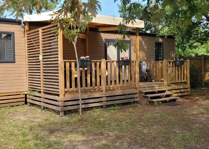 Mobilhome 6 Personnes Climatisation, Tv, Lave-vaisselle, 2 Salle De Bain, 3 Au Les Vignes A Dans Les Landes Avec Piscine, 캠프장